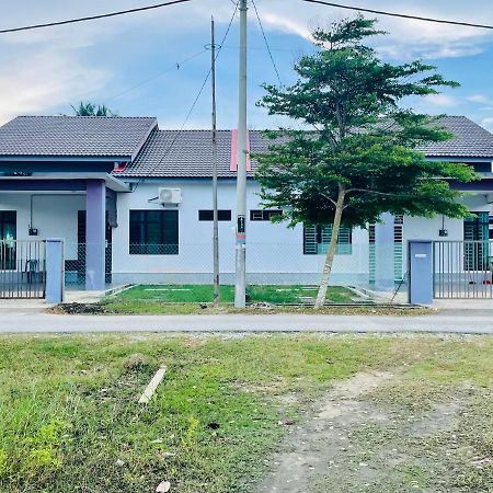Arwaa Homestay Beachview บาชอค ภายนอก รูปภาพ